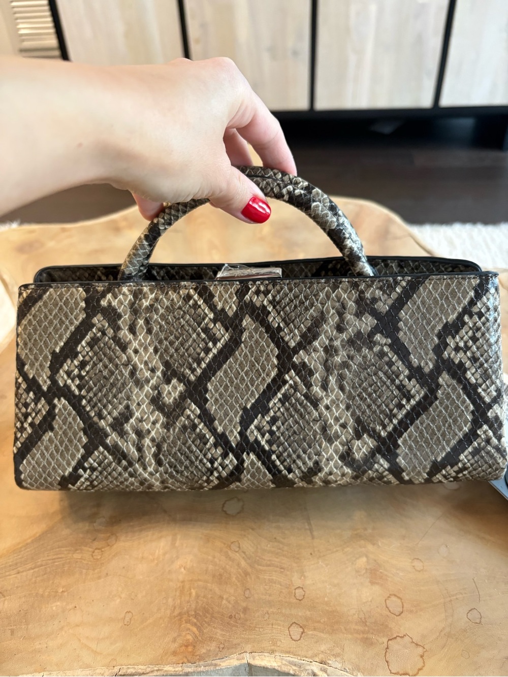 BNWT BCBG Snake 🐍 Python Handbag with Long Strap LIKE REFORMATION LARA BAG! - Picture 4 of 7